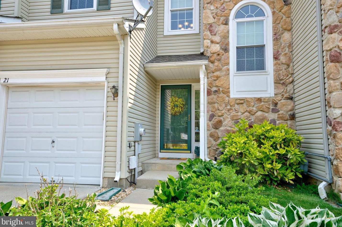 21 Oxford Ct, Chesterfield, NJ 08505-3176