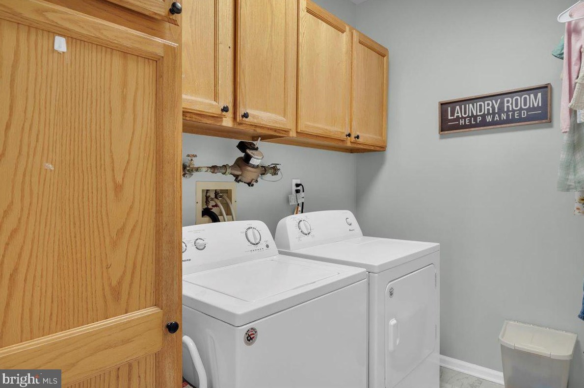 1 Arrowhead Dr, Burlington NJ 08016-3946 exterior