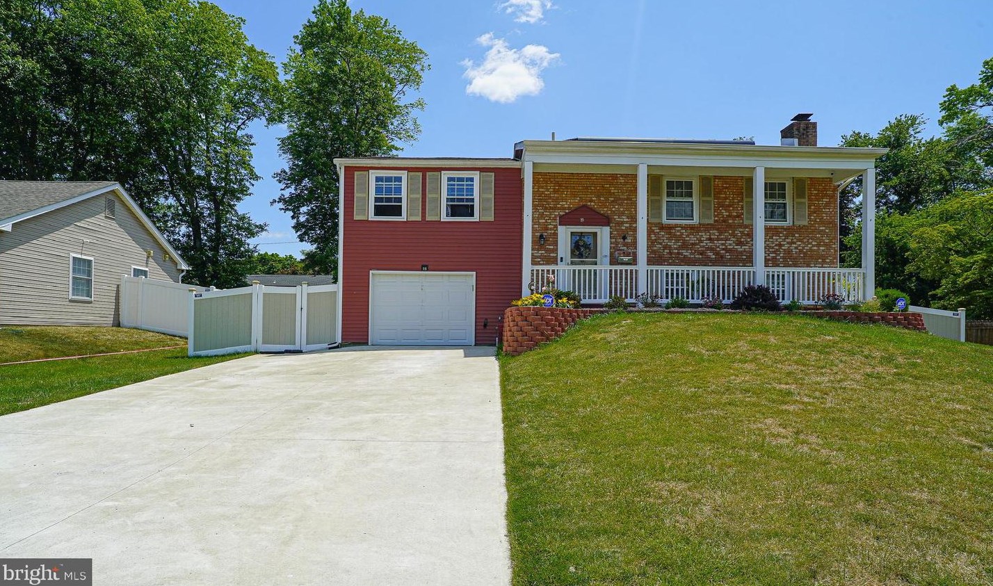 19 Temple Ln, Willingboro, NJ 08046