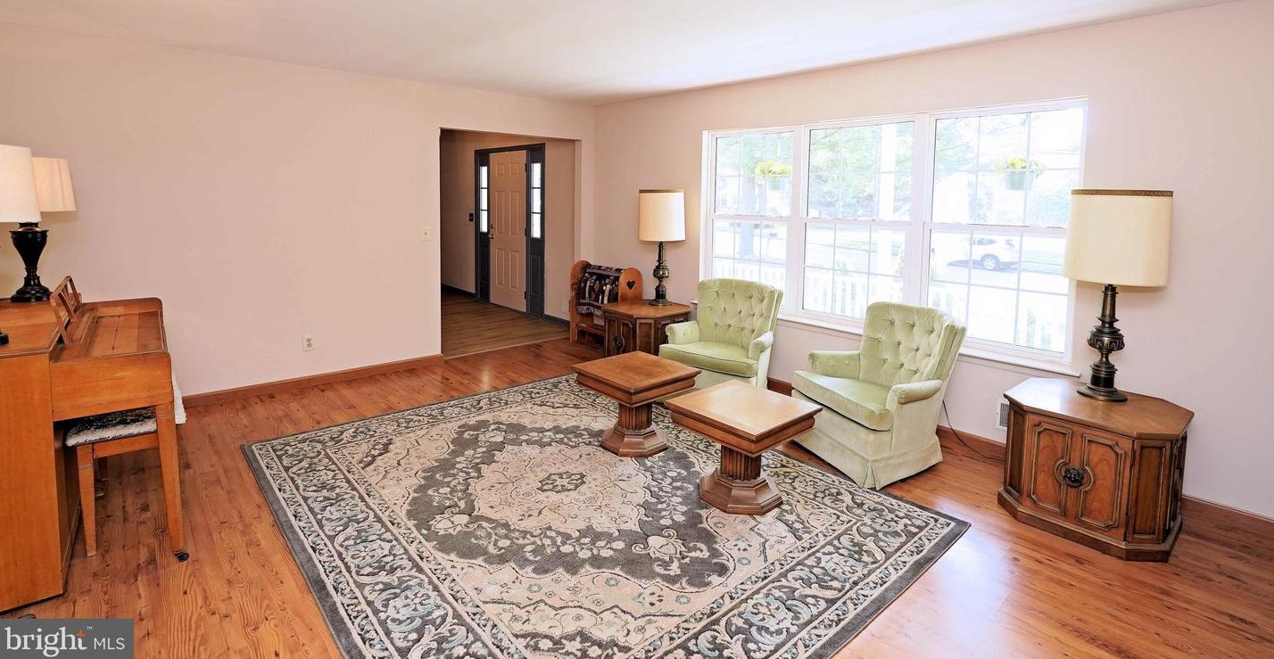 256 Warren Dr, North Hanover, NJ 08562
