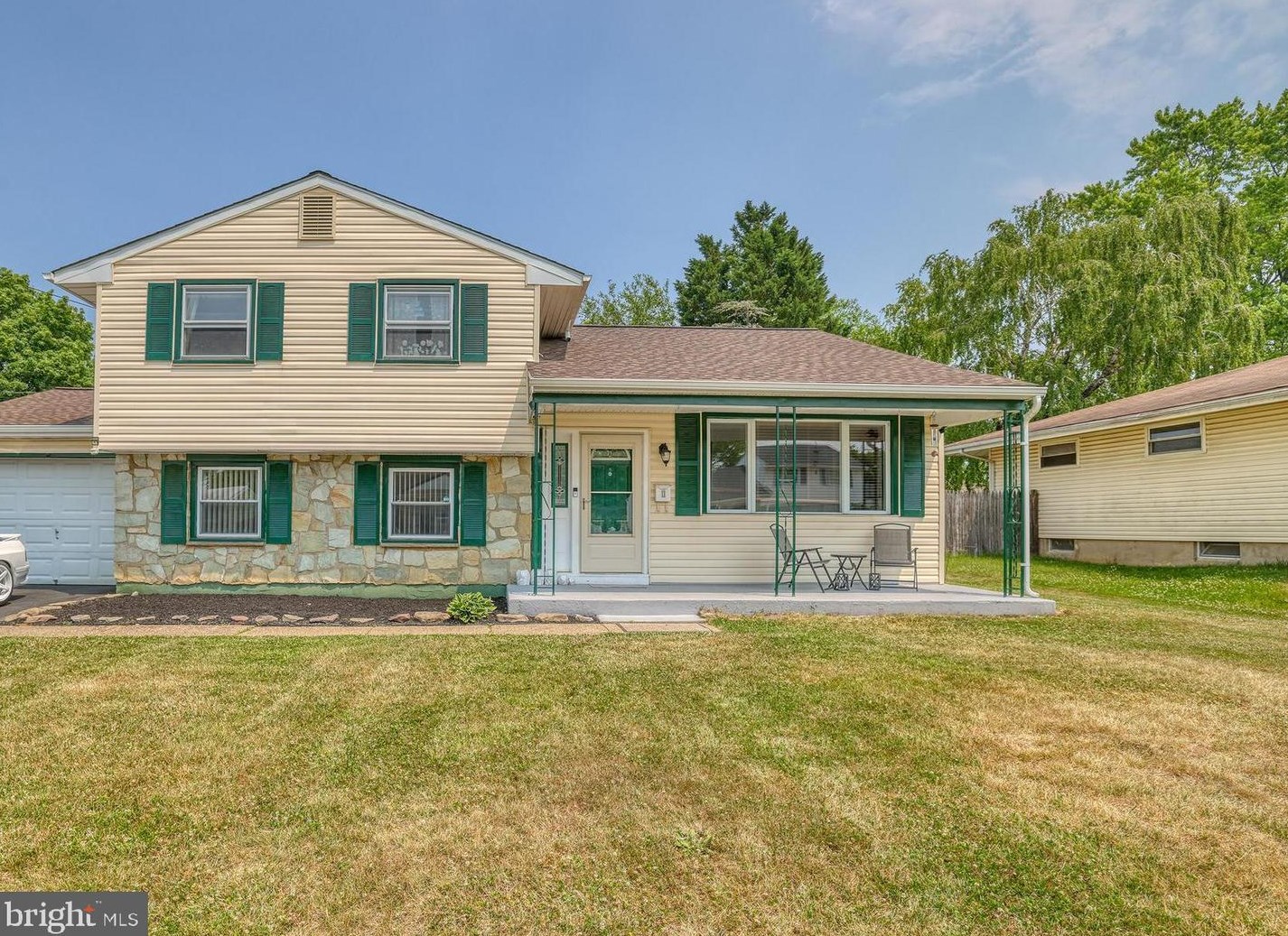 11 Lancaster Dr, Burlington, NJ 08016