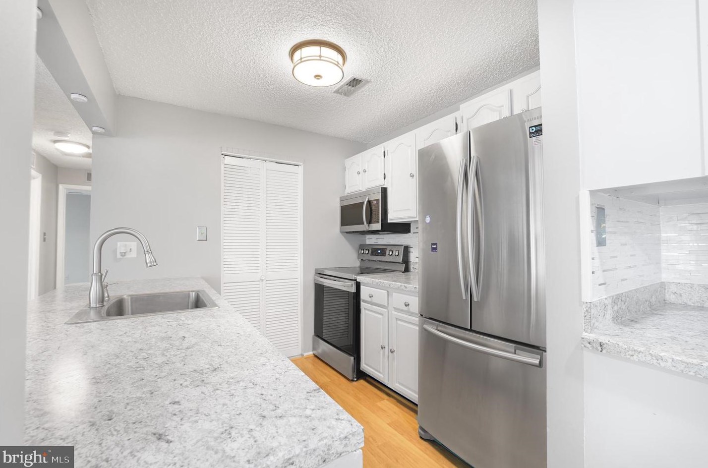 2716 Sussex Ct, Mount Laurel, NJ 08054