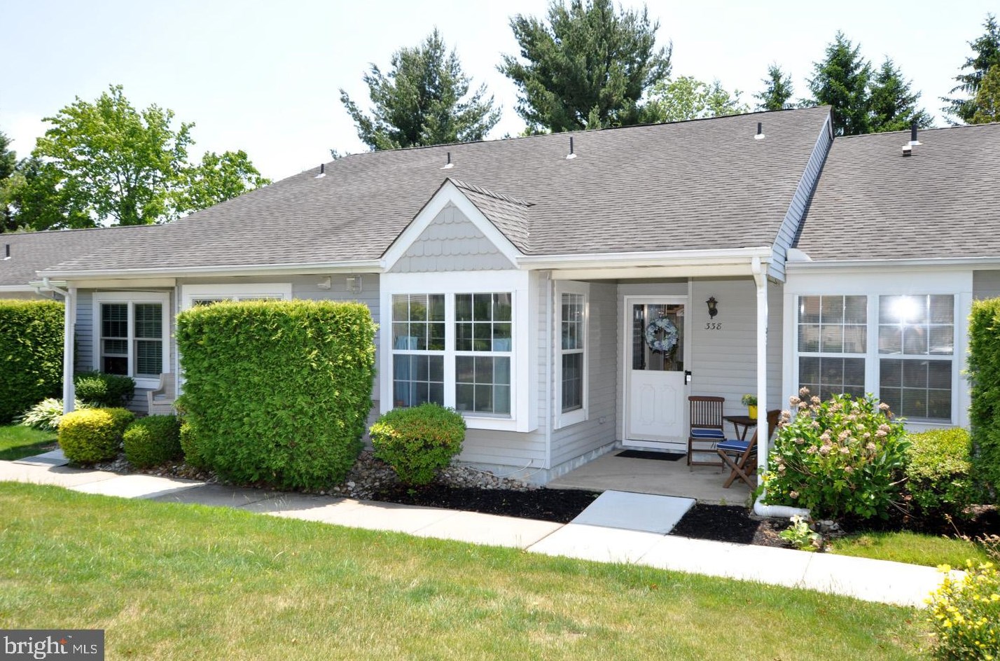 338 Thornwood Dr, Mount Laurel, NJ 08054