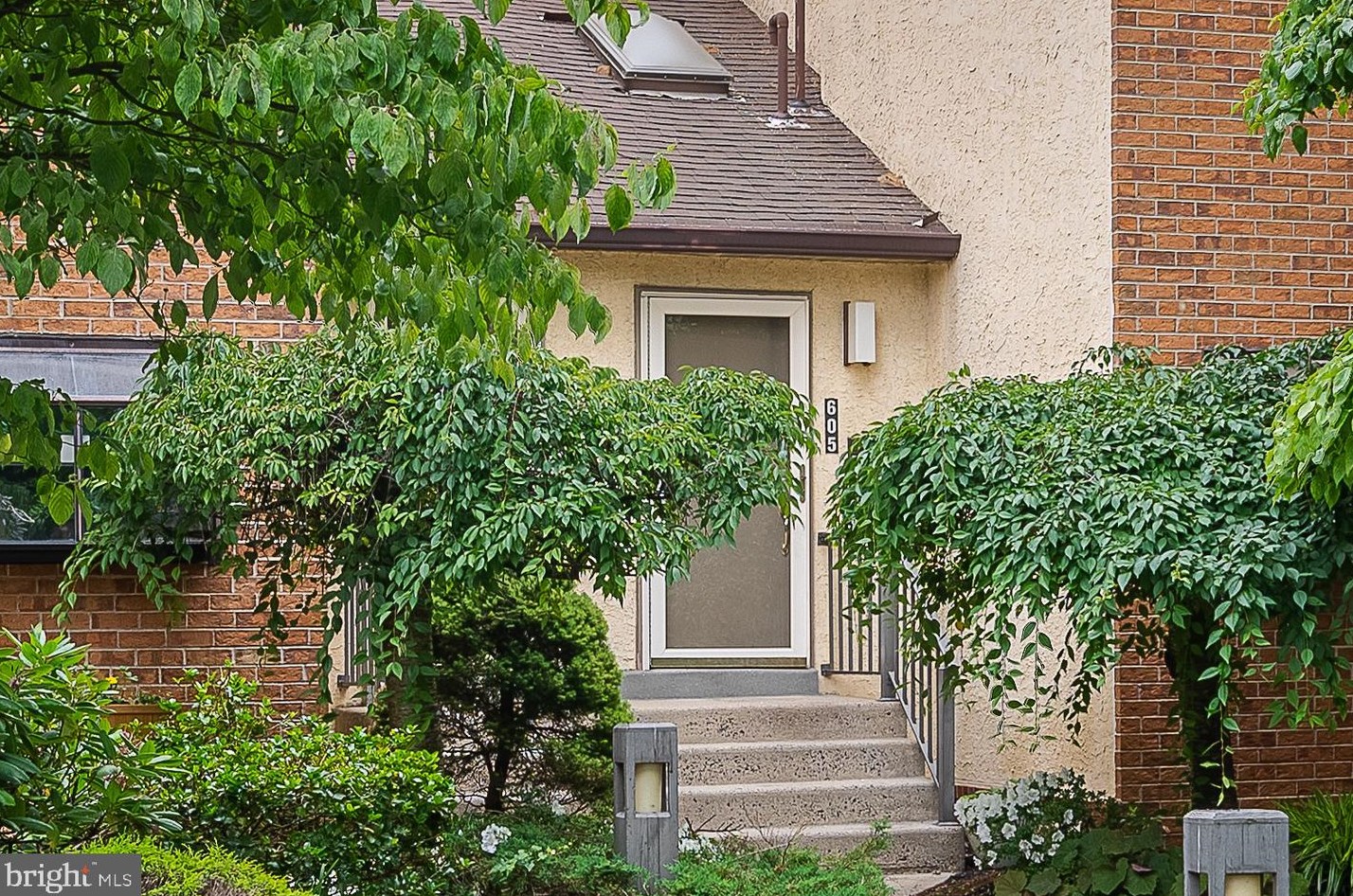 605 Augusta Cir, Mount Laurel, NJ 08054-2753