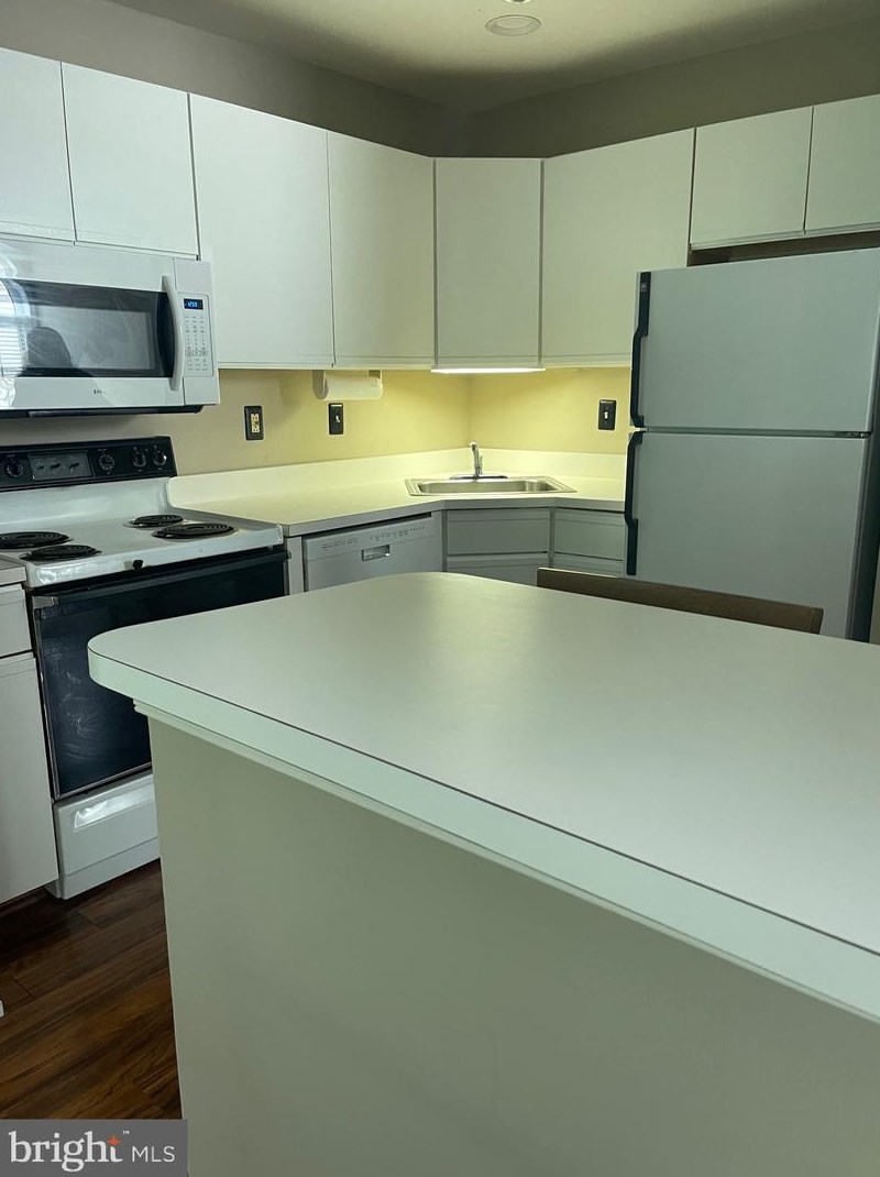 59 Eraser Rd, Moorestown NJ  08057-1673 exterior