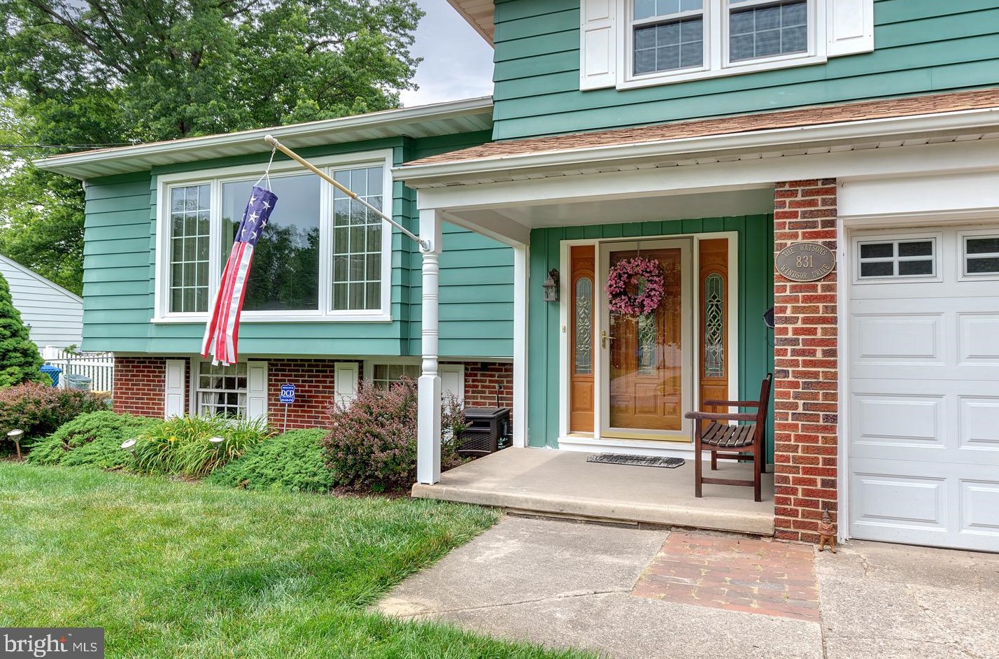 831 Windsor Dr, Riverton, NJ 08077
