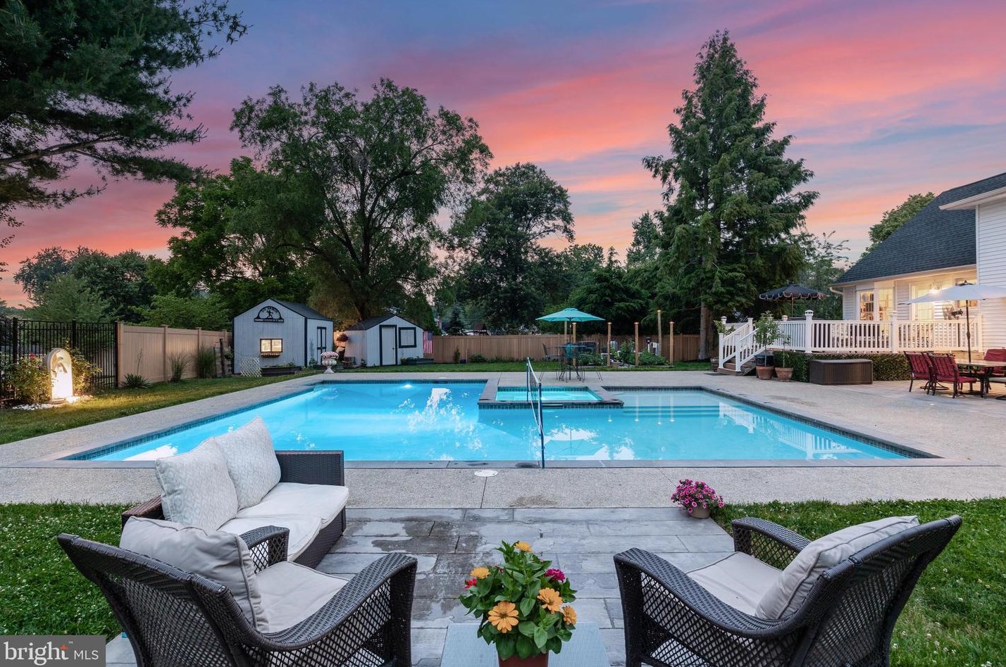 115 Monticello Dr, Riverton, NJ 08077