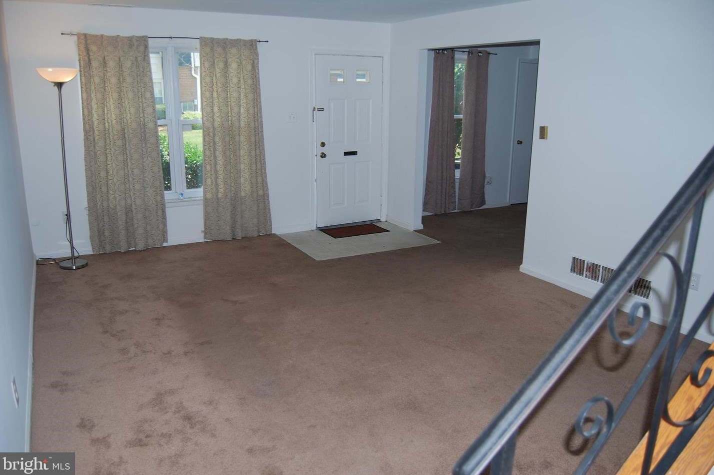 1058 Harbour Dr, Palmyra, NJ 08065