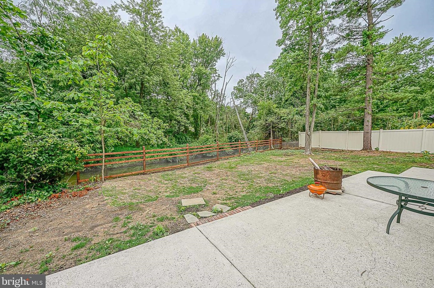 8 Wagon Bridge Run, Moorestown, NJ 08057