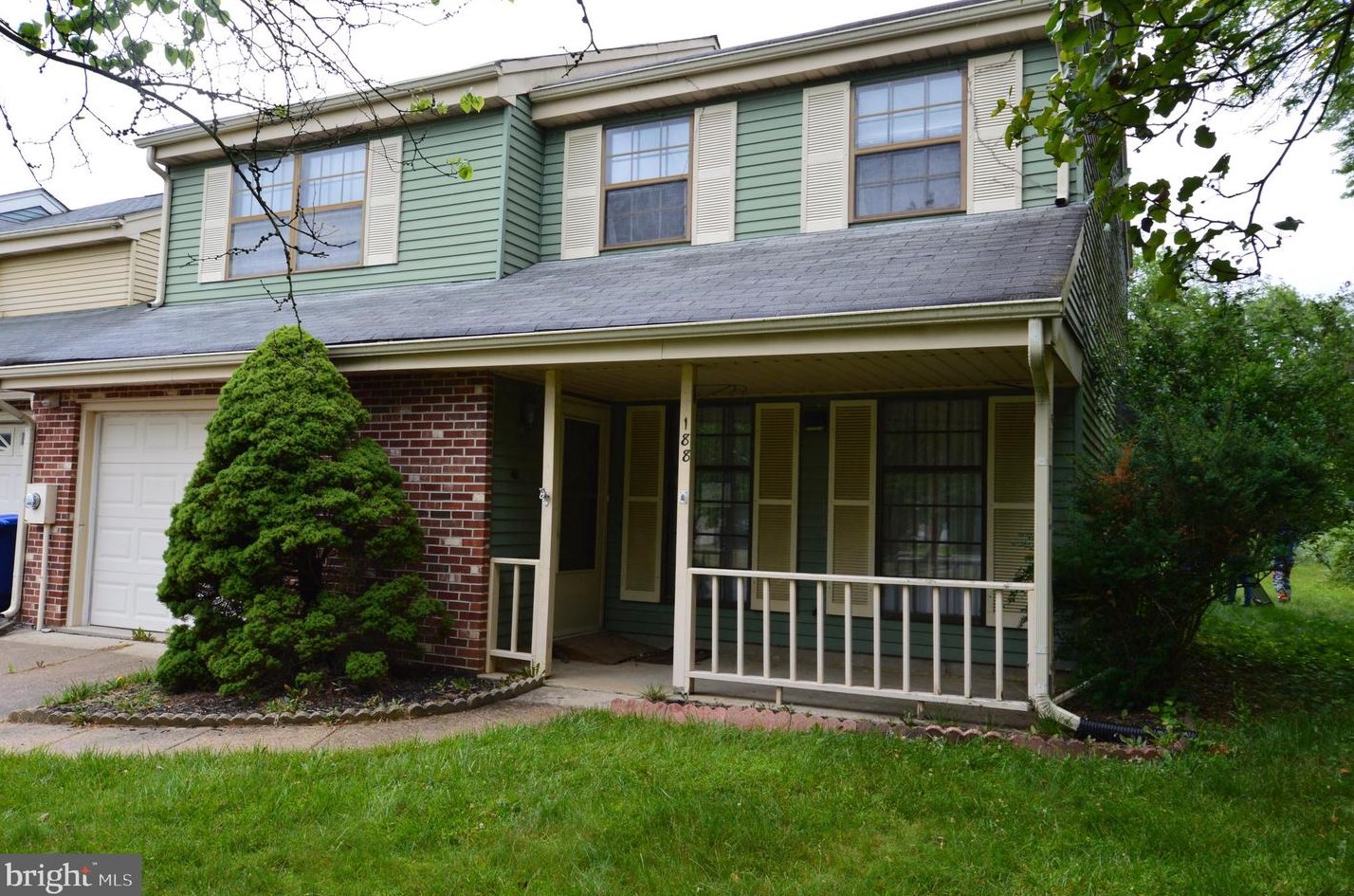 188 Stratton Ln, Mount Laurel, NJ 08054