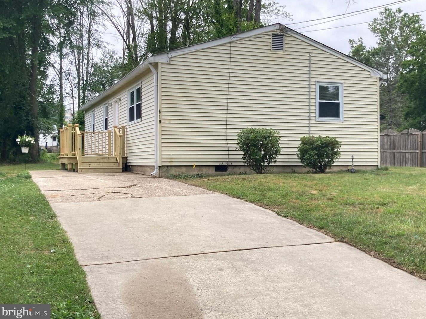 519 Regenhard Ave, Moorestown, NJ 08057