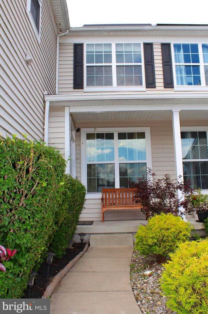 47 Overlook Dr, Mount Laurel, NJ 08054-6108