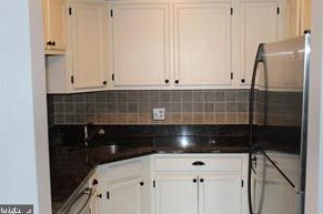 4411 Aberdeen Dr, Mount Laurel, NJ 08054