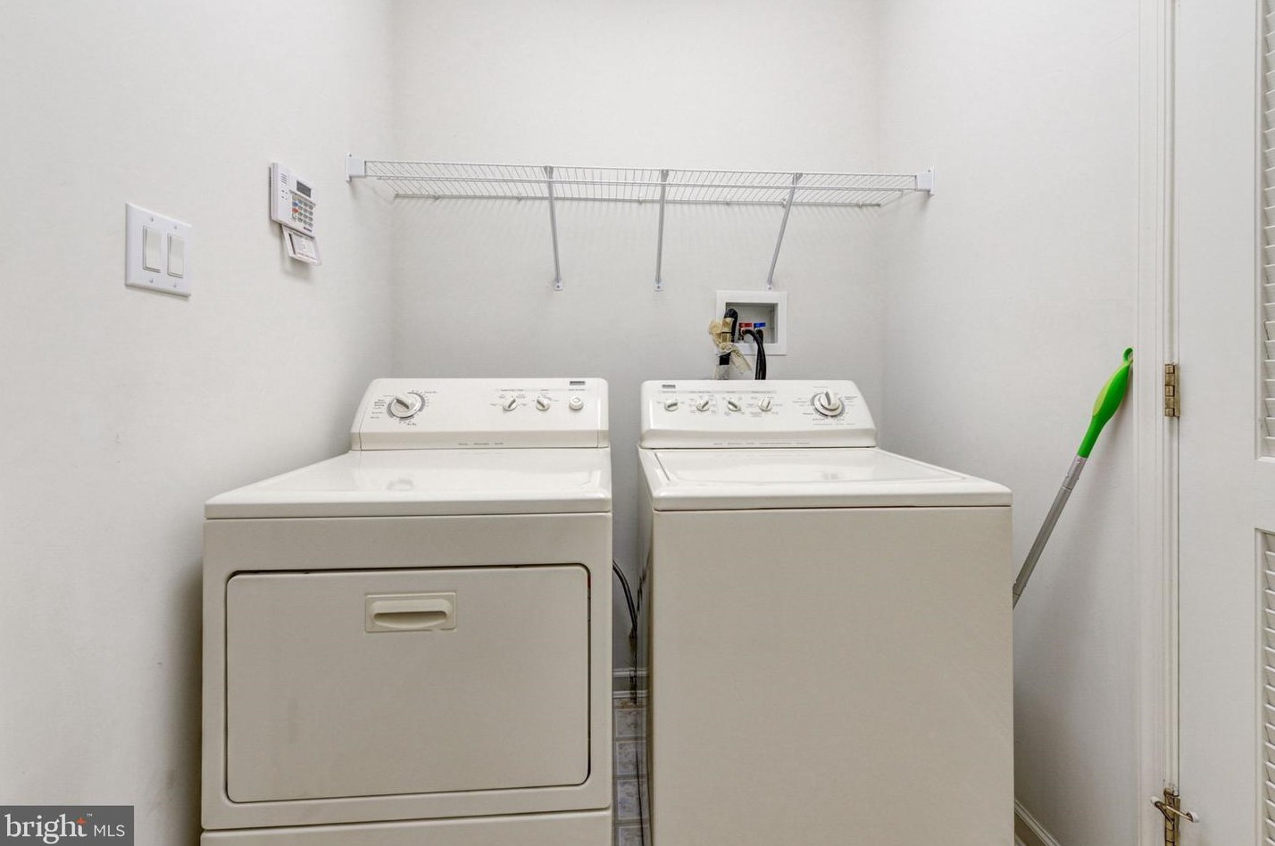 6 Simpkins Ln, Pemberton NJ 08068-1565 exterior