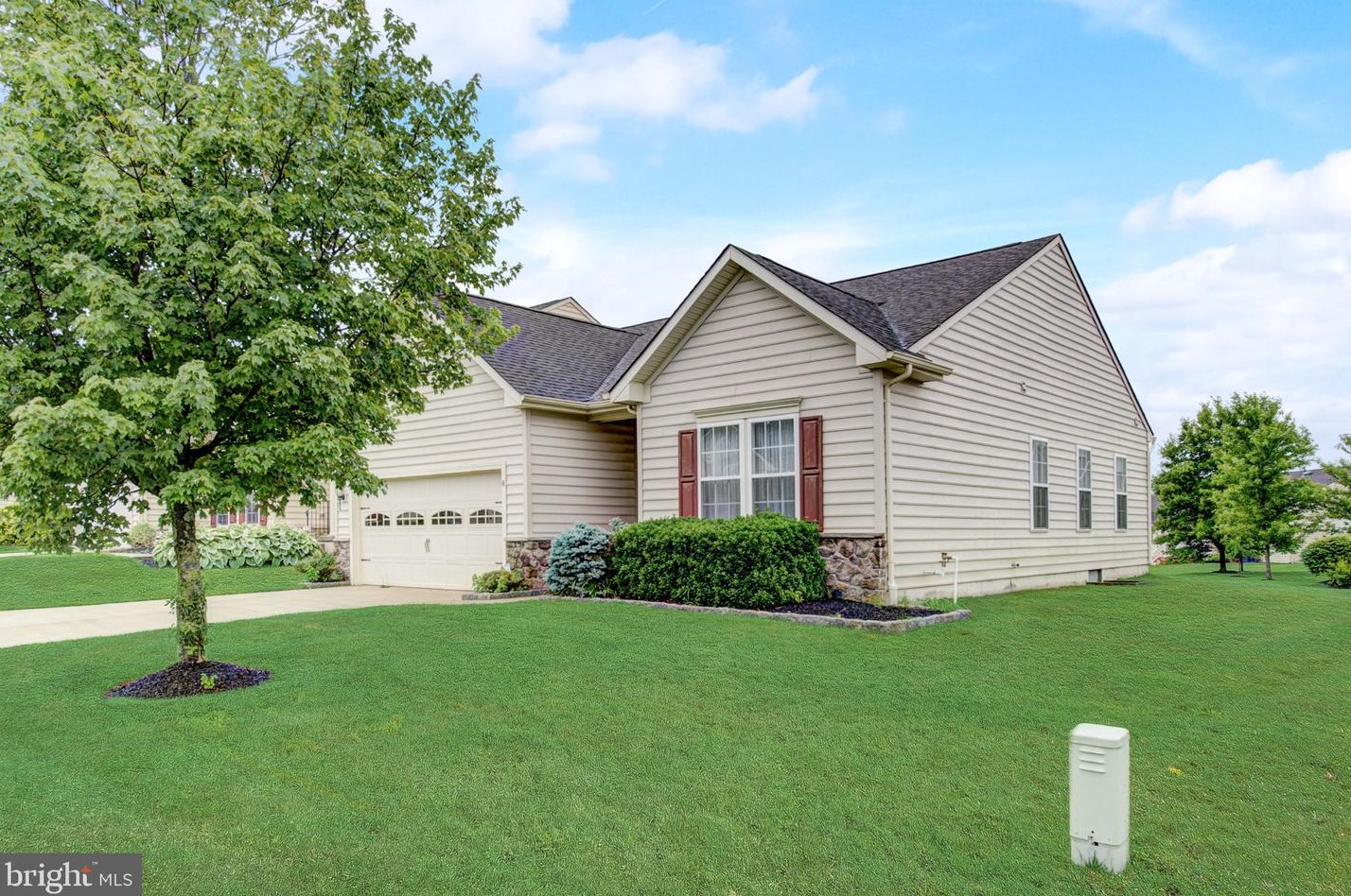 6 Simpkins Ln, Pemberton, NJ 08068-1567