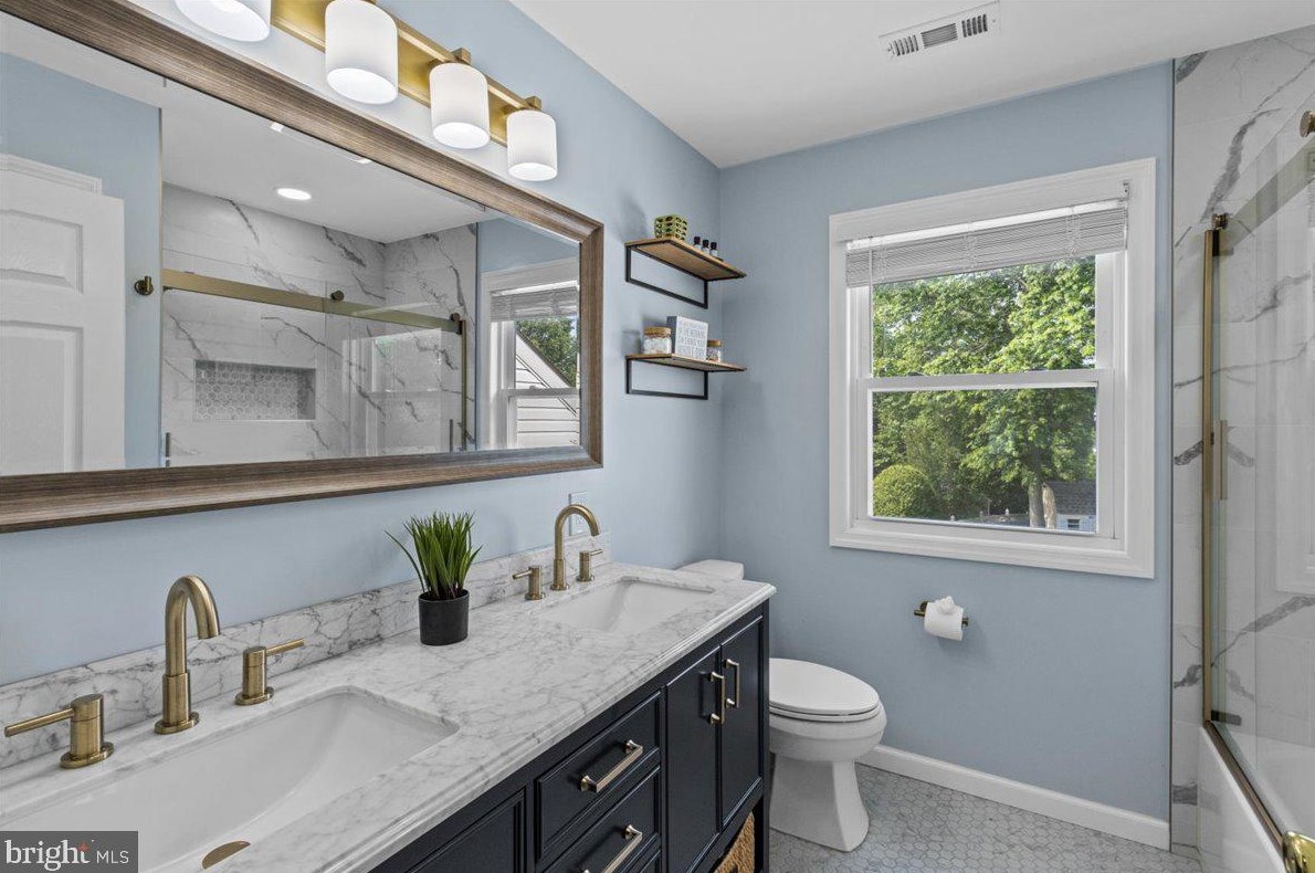 13 Goldspire Ln, Burlington NJ 08016-4357 exterior