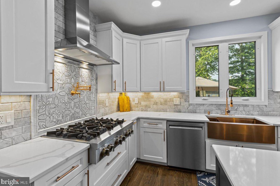 13 Goldspire Ln, Burlington NJ 08016-4357 exterior