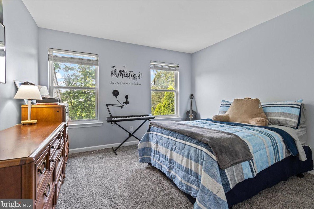 13 Goldspire Ln, Burlington NJ 08016-4357 exterior