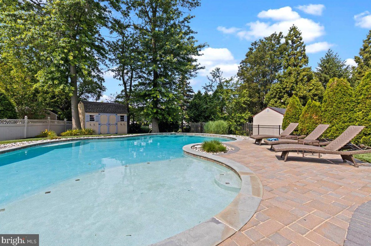 13 Goldspire Ln, Burlington NJ 08016-4357 exterior