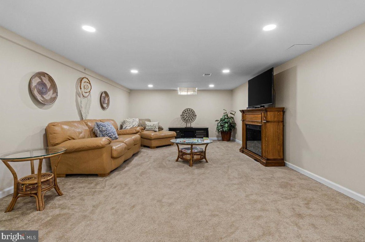 13 Goldspire Ln, Burlington NJ 08016-4357 exterior