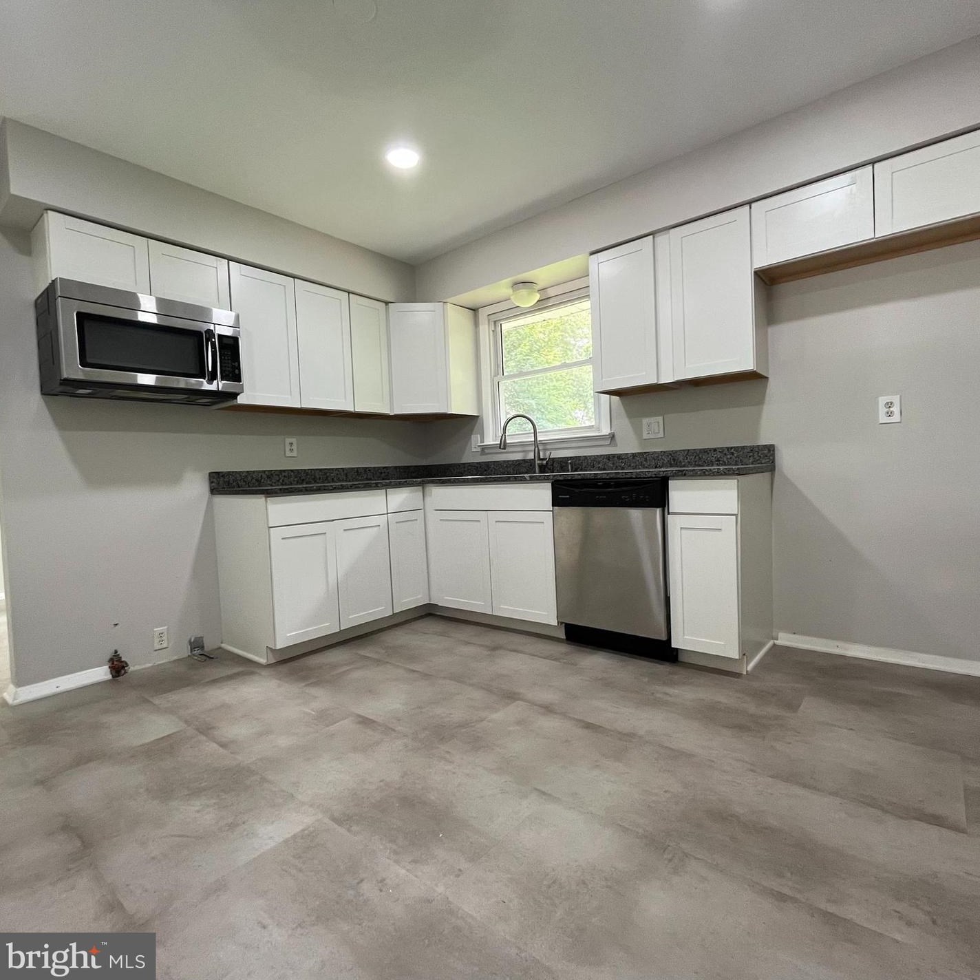 39 Arbutus St, Browns Mills, NJ 08015