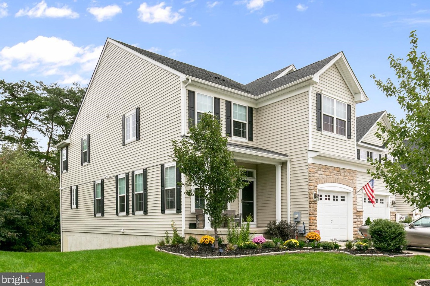 15 Overlook Dr, Mount Laurel, NJ 08054-6108