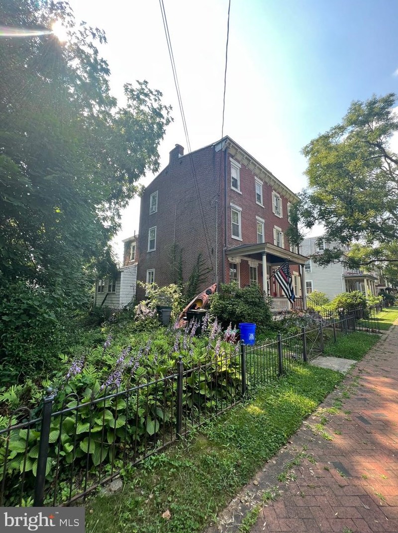 462 Locust Ave, Burlington, NJ 08016-4510