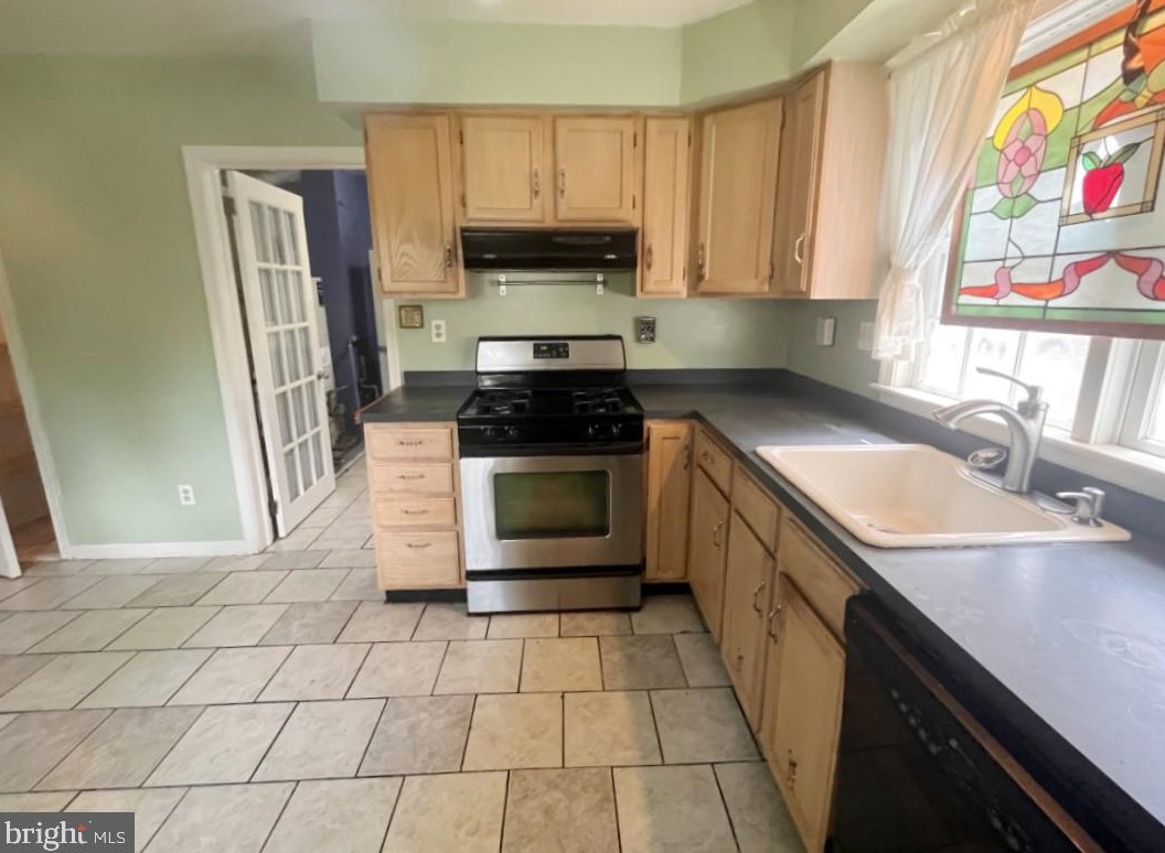 419 Church St, Moorestown NJ  08057-1742 exterior