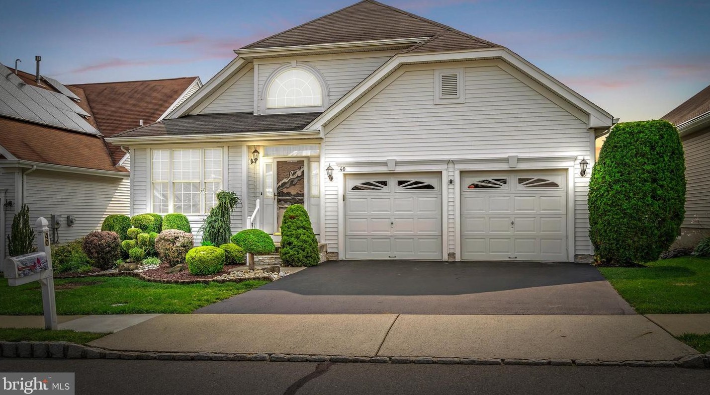 40 Honey Flower Dr, Trenton, NJ 08620-9688