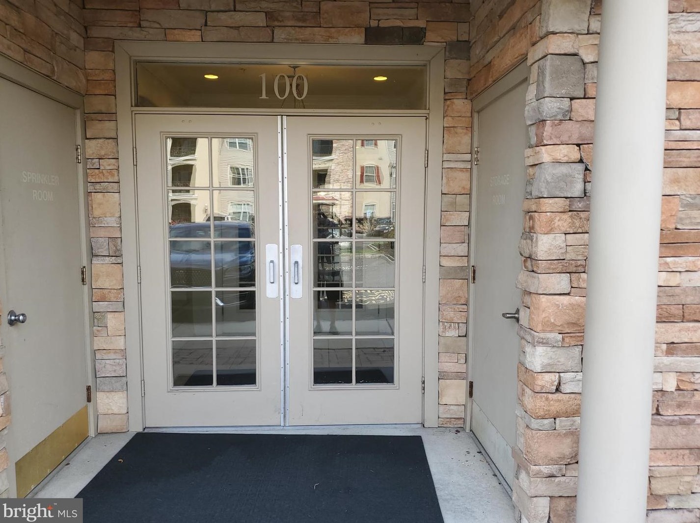 123 Siena Dr, Riverton, NJ 08077