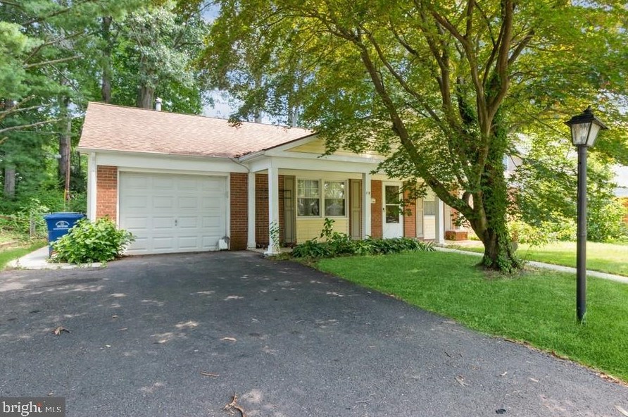 28 Essex Ln, Willingboro, NJ 08046