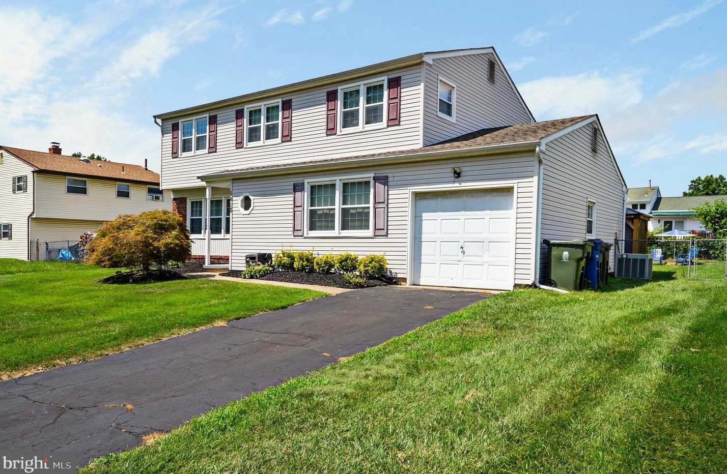 1418 Noreen Dr, Burlington, NJ 08016-2366