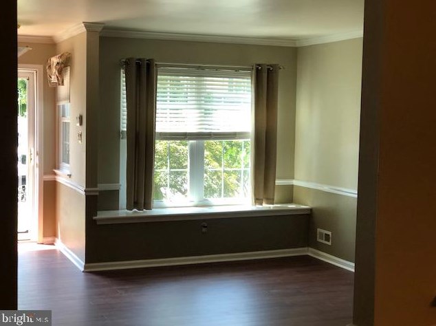 28 Elkington Dr, Mount Laurel, NJ 08054-5288
