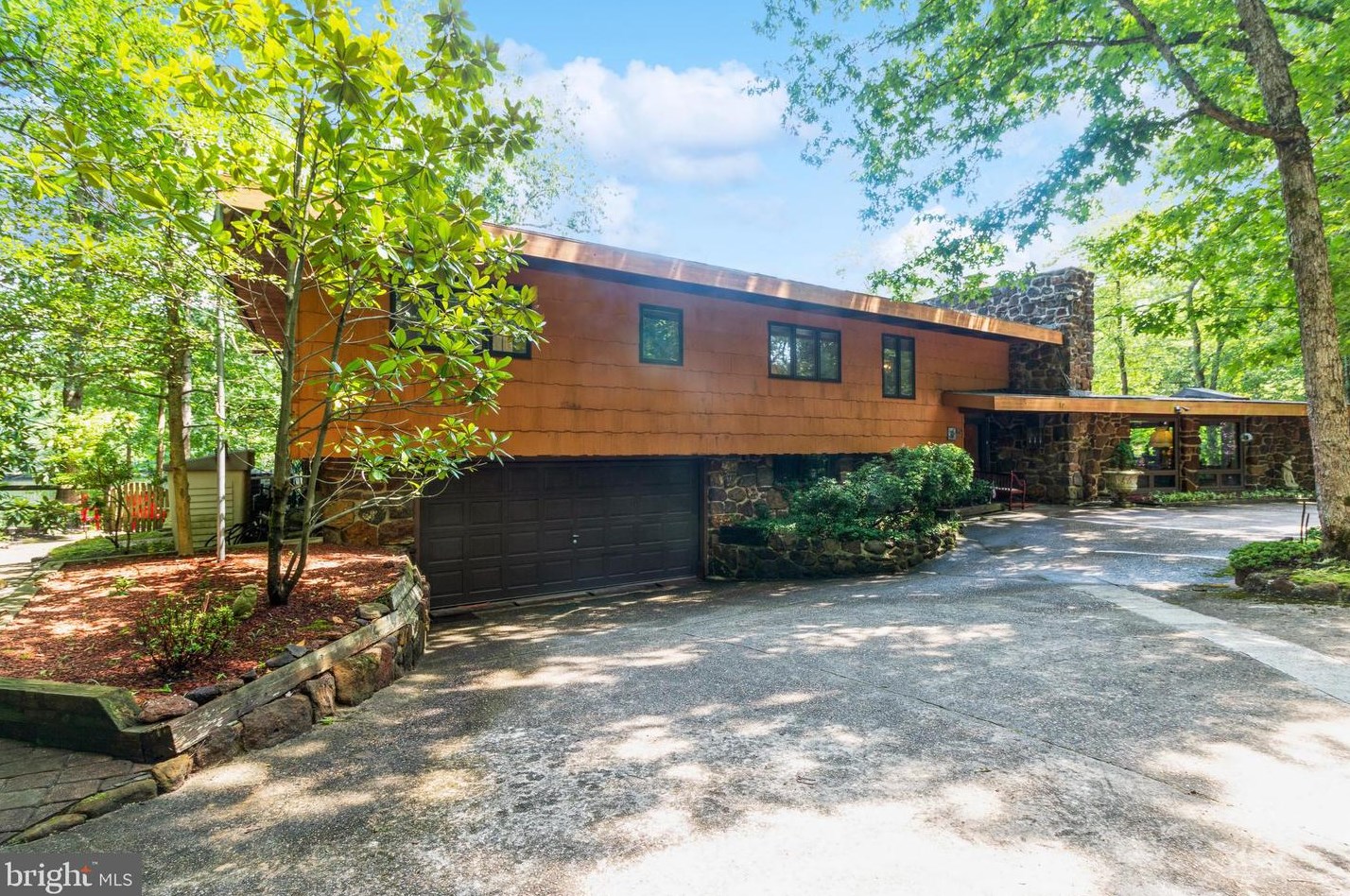 10 Woodlake Ct, Medford, NJ 08055