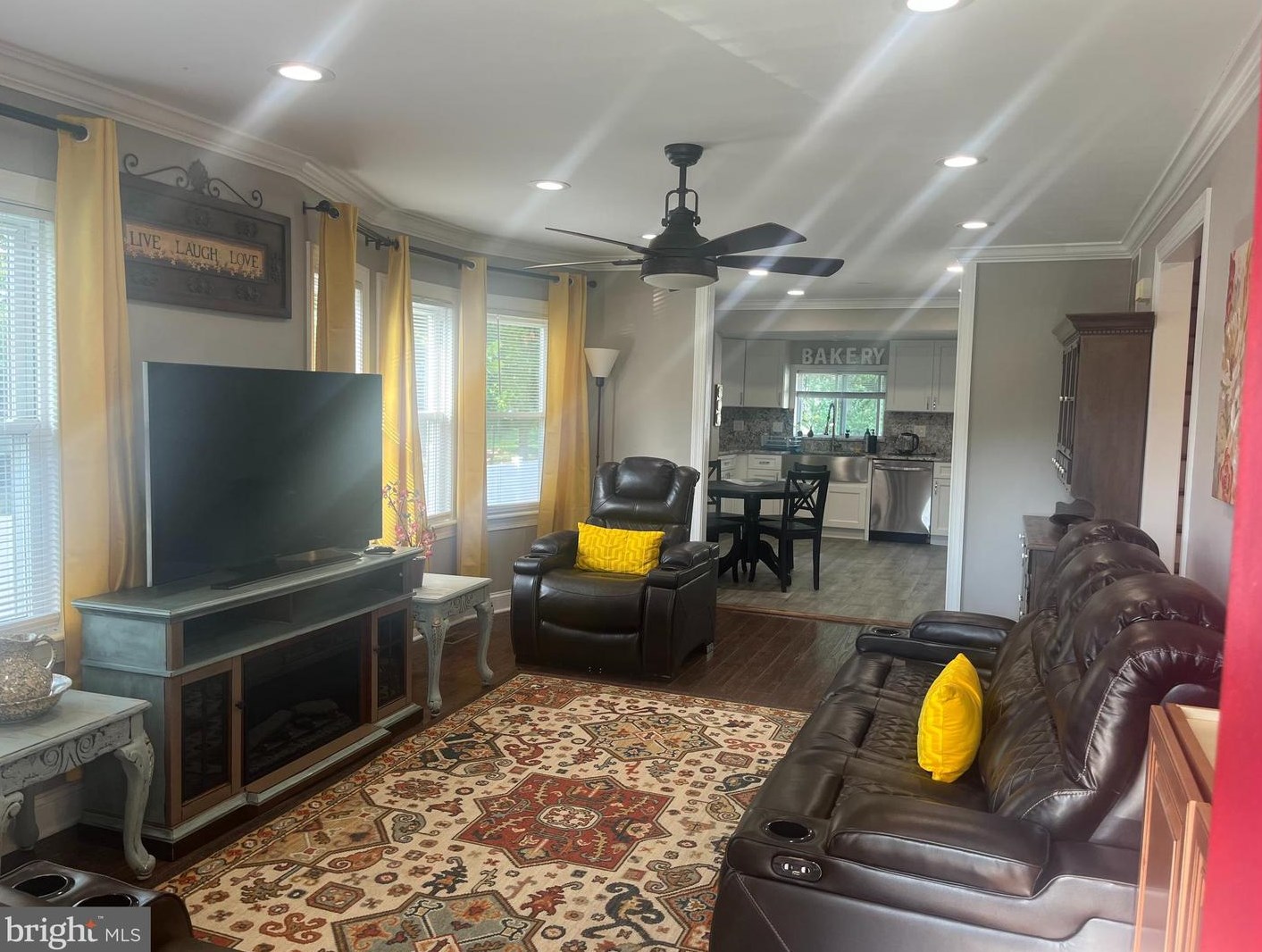 41 Villa Ave, Moorestown, NJ 08057