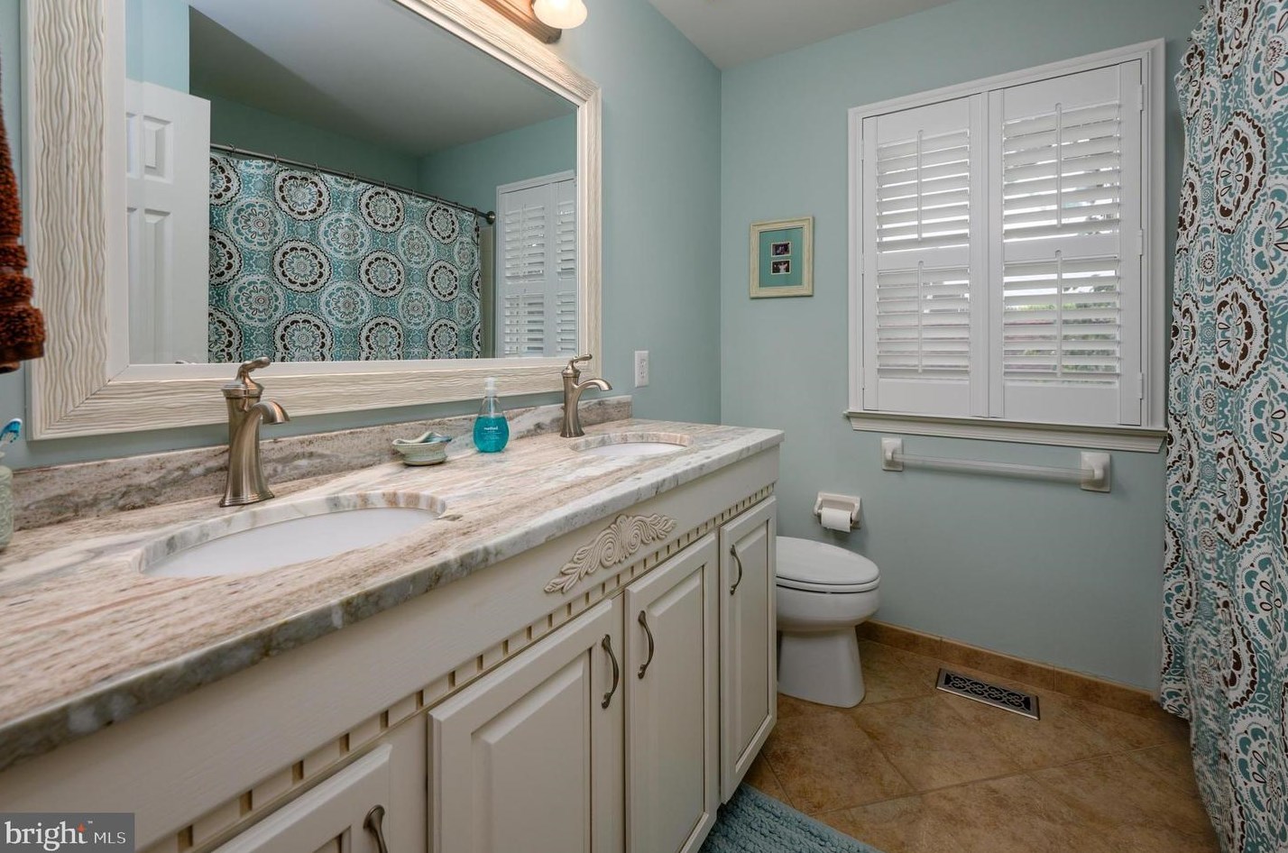 4 Swedes Ln, Moorestown NJ 08057-3841 exterior