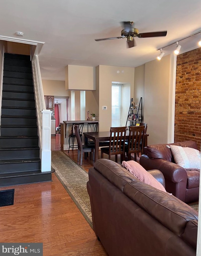 341 Barclay St, Burlington, NJ 08016-1737