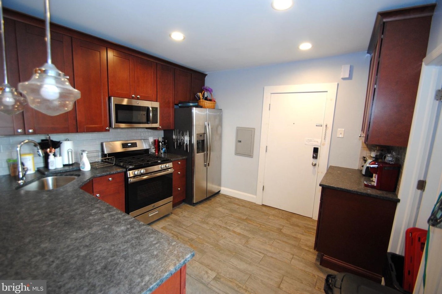 241 High St #4, Burlington, NJ 08016