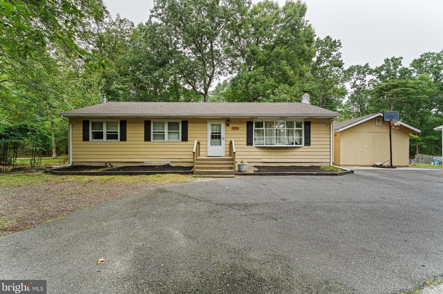 215 Avenue Rd, Southampton, NJ 08088-9788