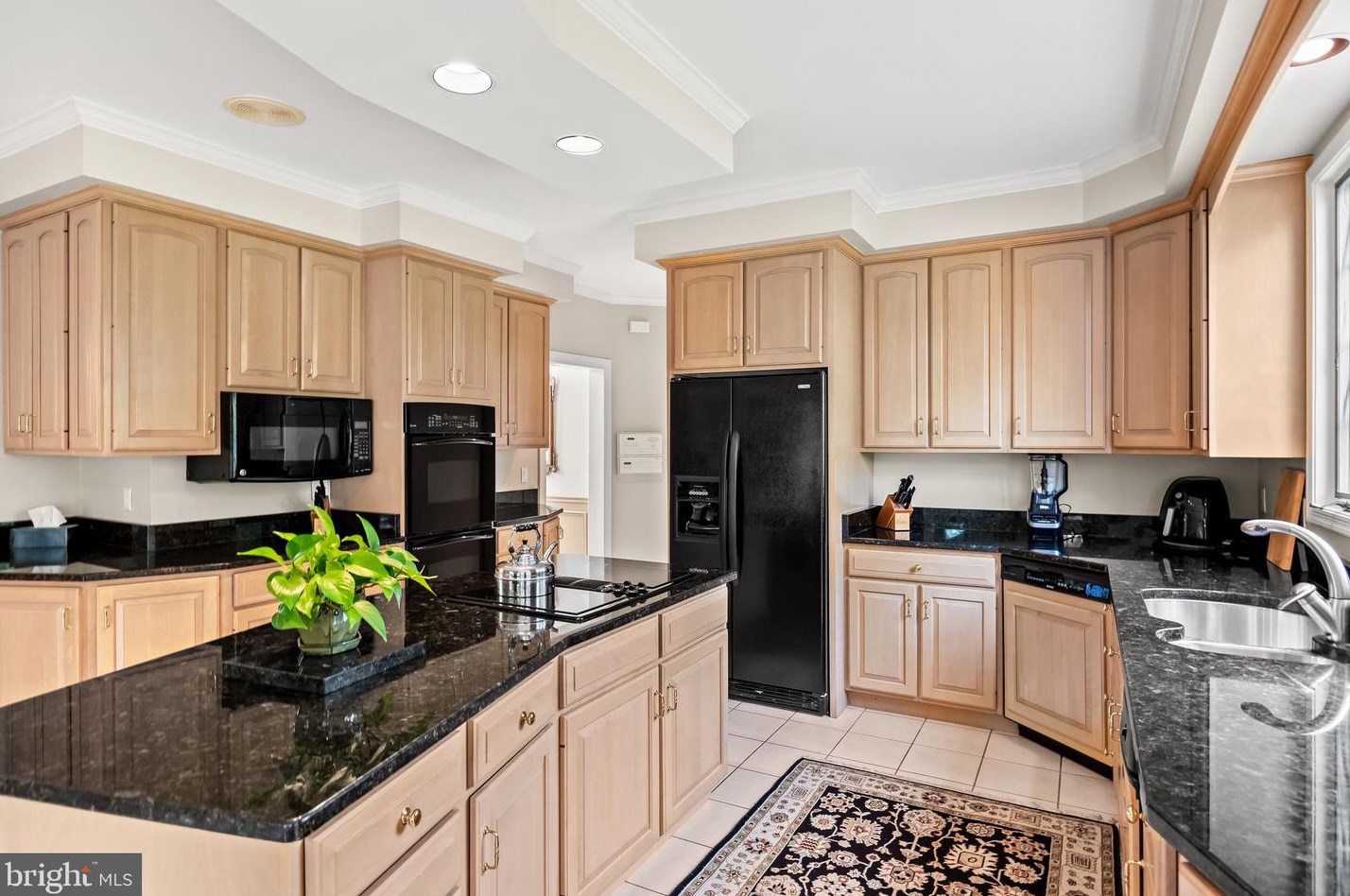 34 Cv Rd, Moorestown NJ 08057-3950 exterior