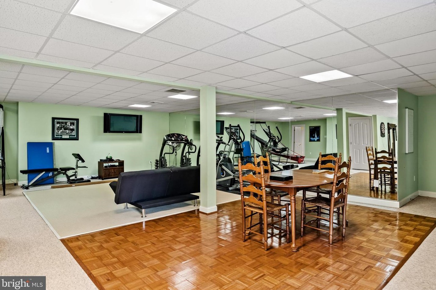 34 Cv Rd, Moorestown NJ 08057-3950 exterior