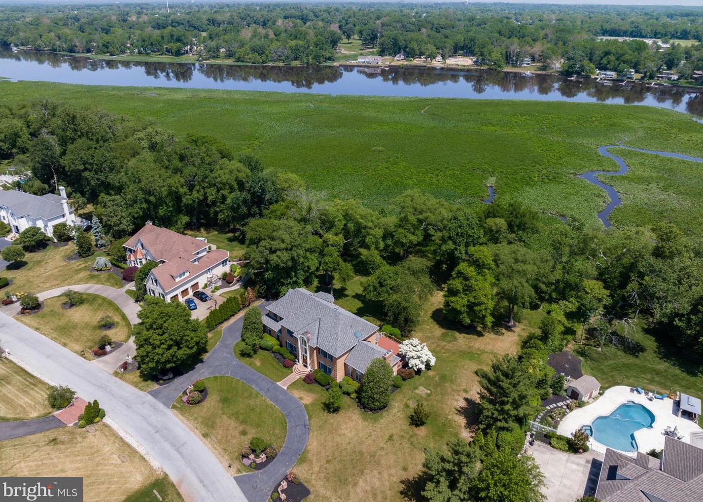 34 Cv Rd, Moorestown NJ 08057-3950 exterior