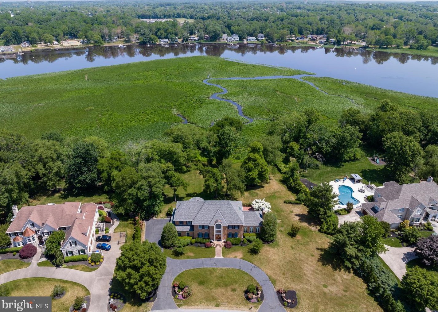 34 Cv Rd, Moorestown NJ 08057-3950 exterior