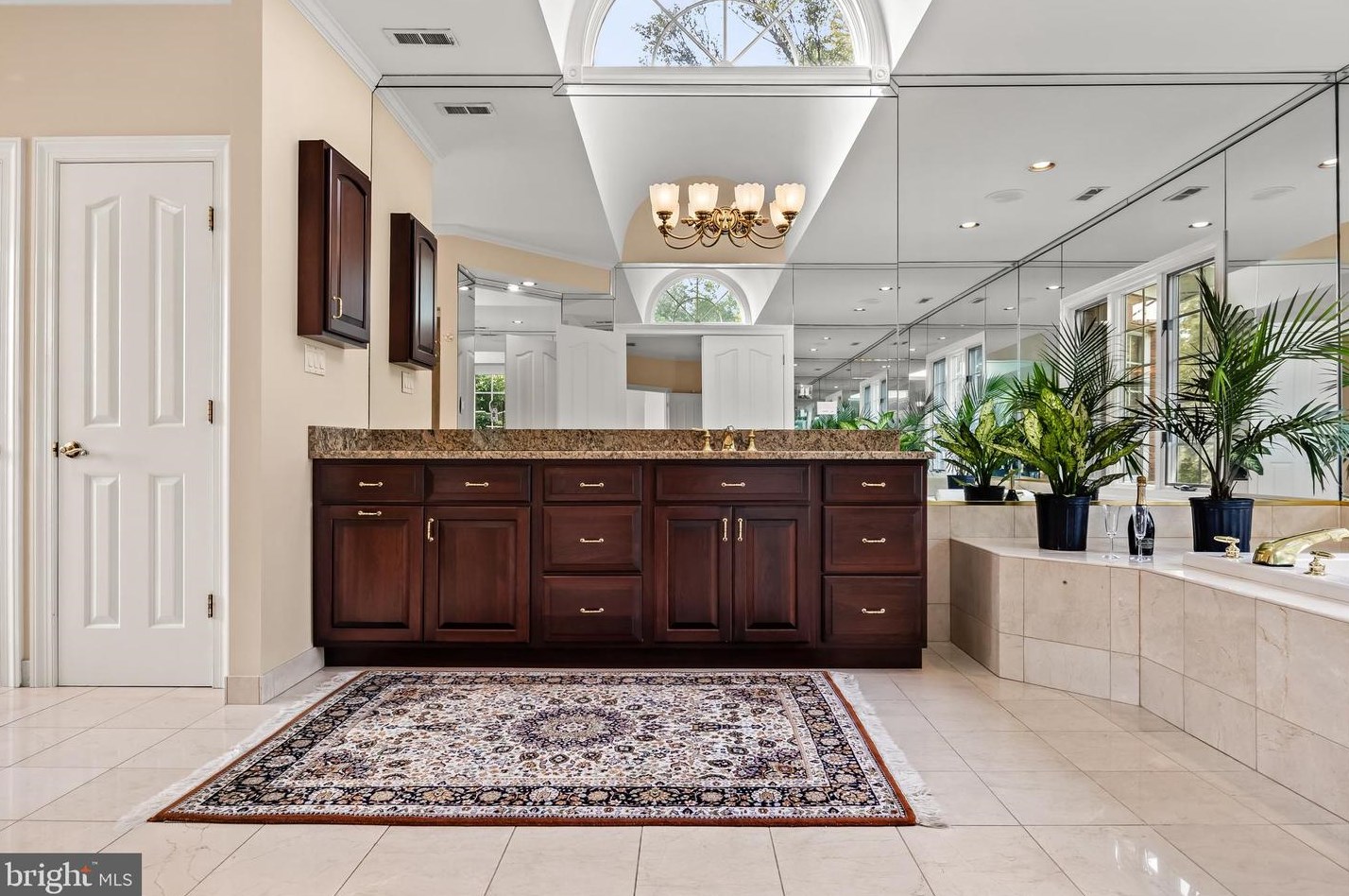 34 Cv Rd, Moorestown NJ 08057-3950 exterior