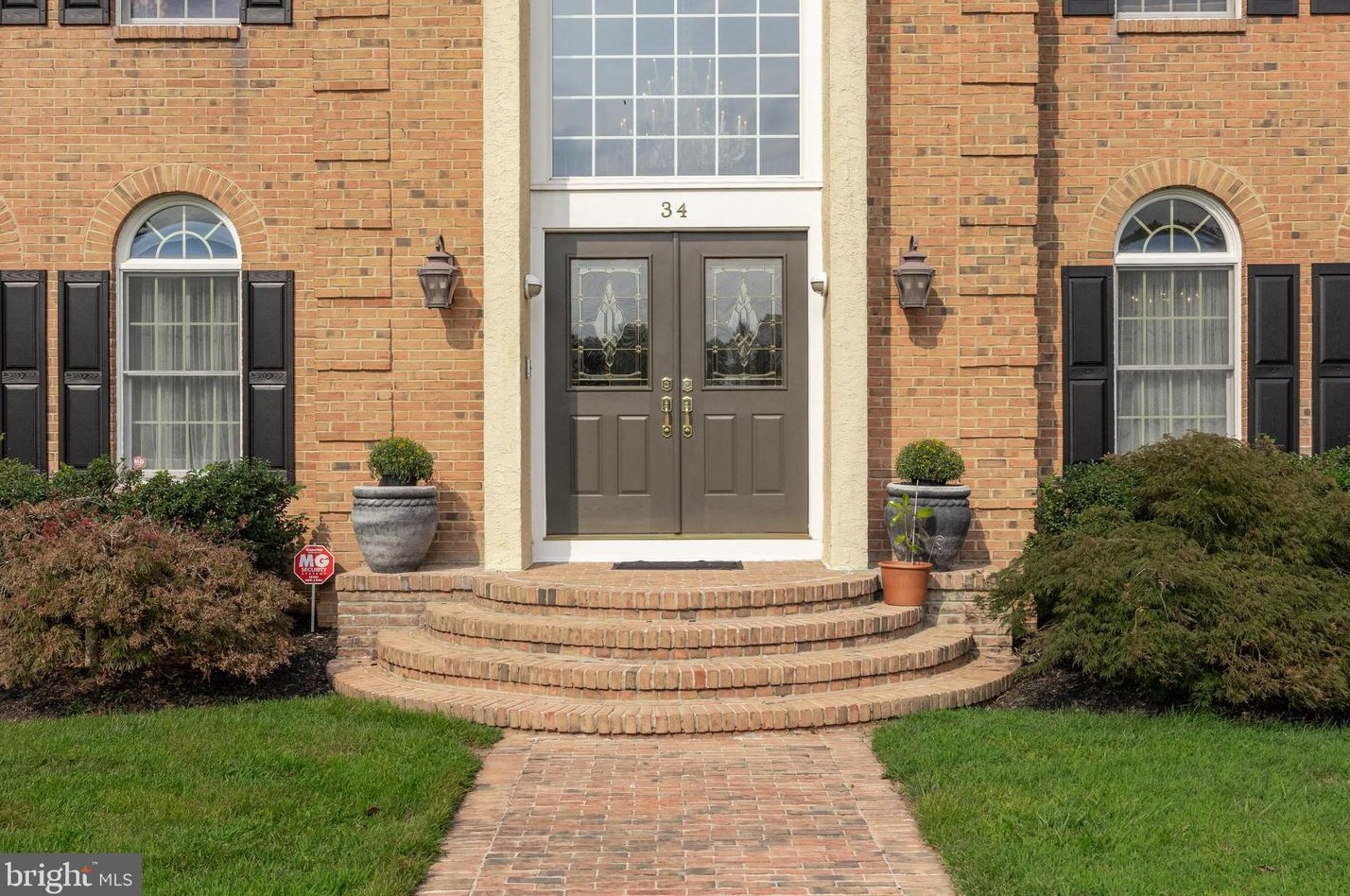 34 Cv Rd, Moorestown NJ 08057-3950 exterior
