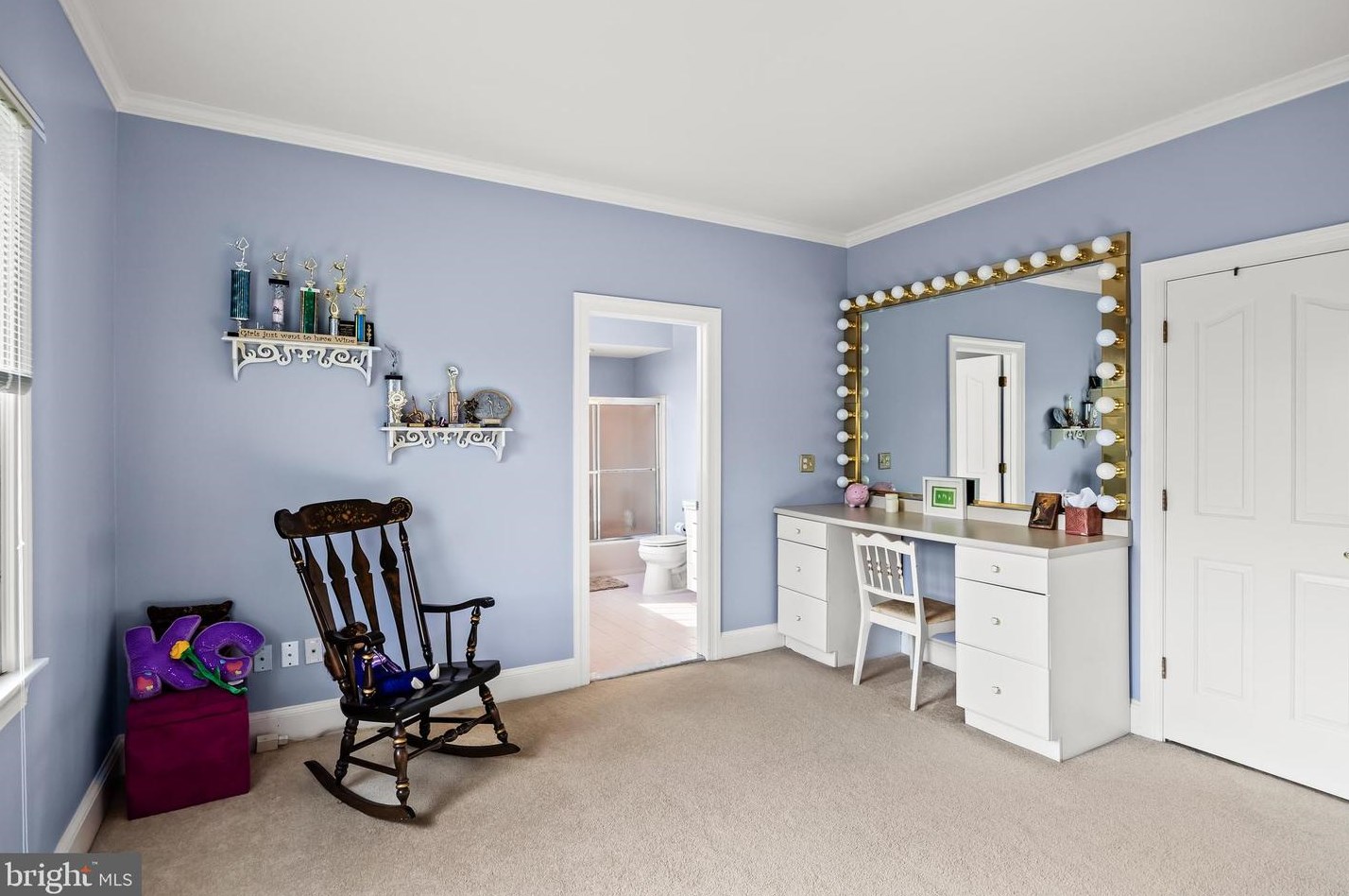 34 Cv Rd, Moorestown NJ 08057-3950 exterior