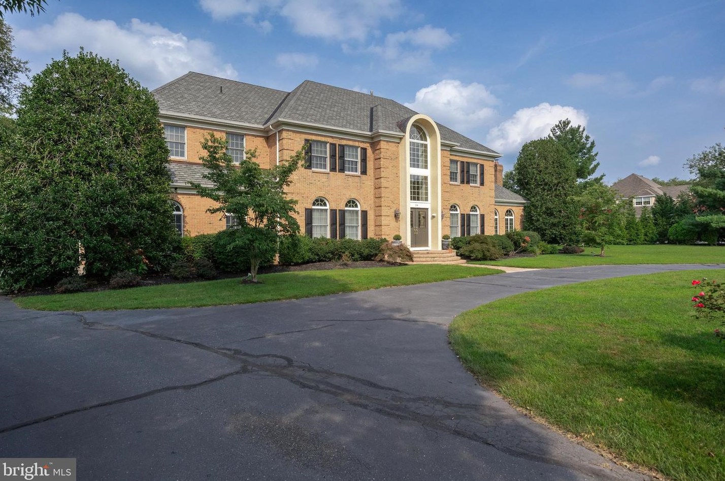 34 Cv Rd, Moorestown NJ 08057-3950 exterior