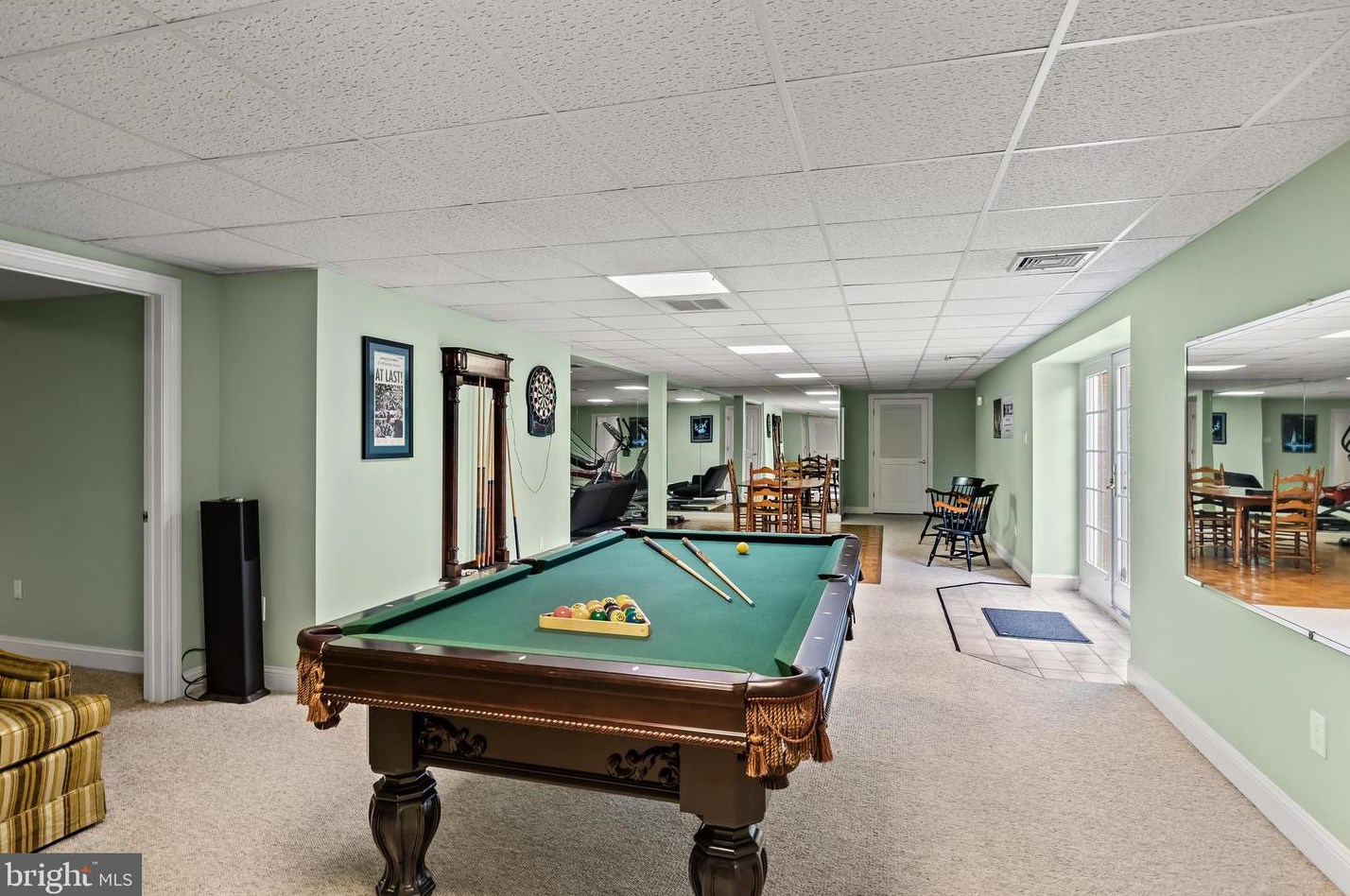 34 Cv Rd, Moorestown NJ 08057-3950 exterior