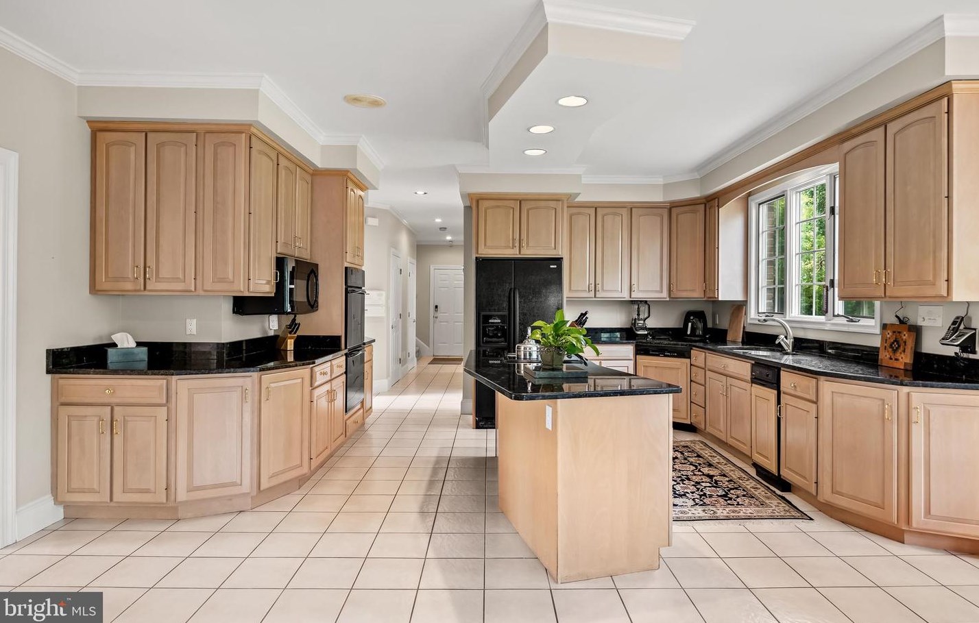 34 Cv Rd, Moorestown NJ 08057-3950 exterior