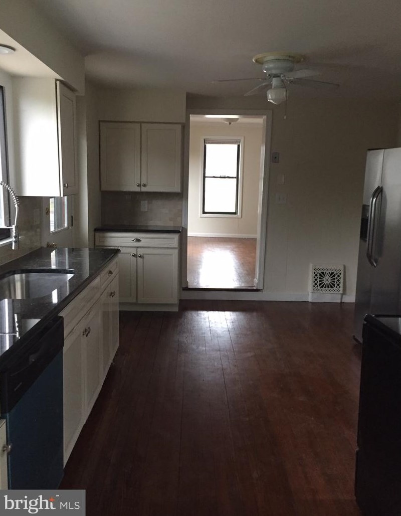 24643 E Main St, Columbus, NJ 08022